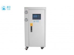 風冷式冷水機（實驗室）